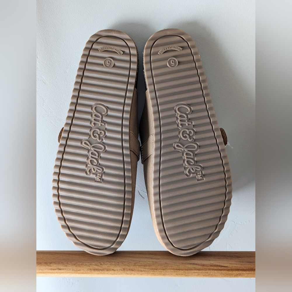 Slip on Perry Clogs - Picture 4 of 6